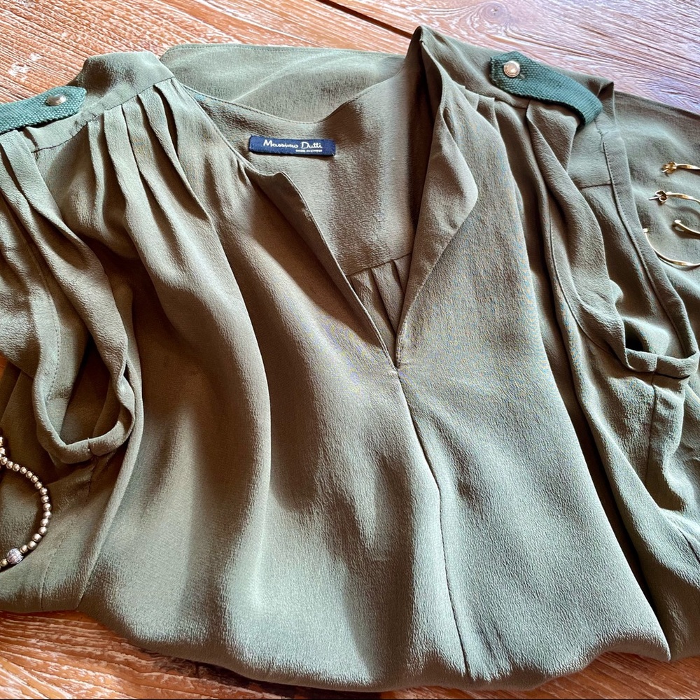 Massimo Dutti sleeveless khaki size 4 blouse.